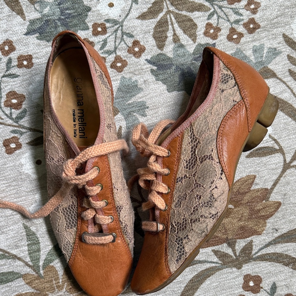 Giana Meliani Tan and Lace Flats Vintage 37